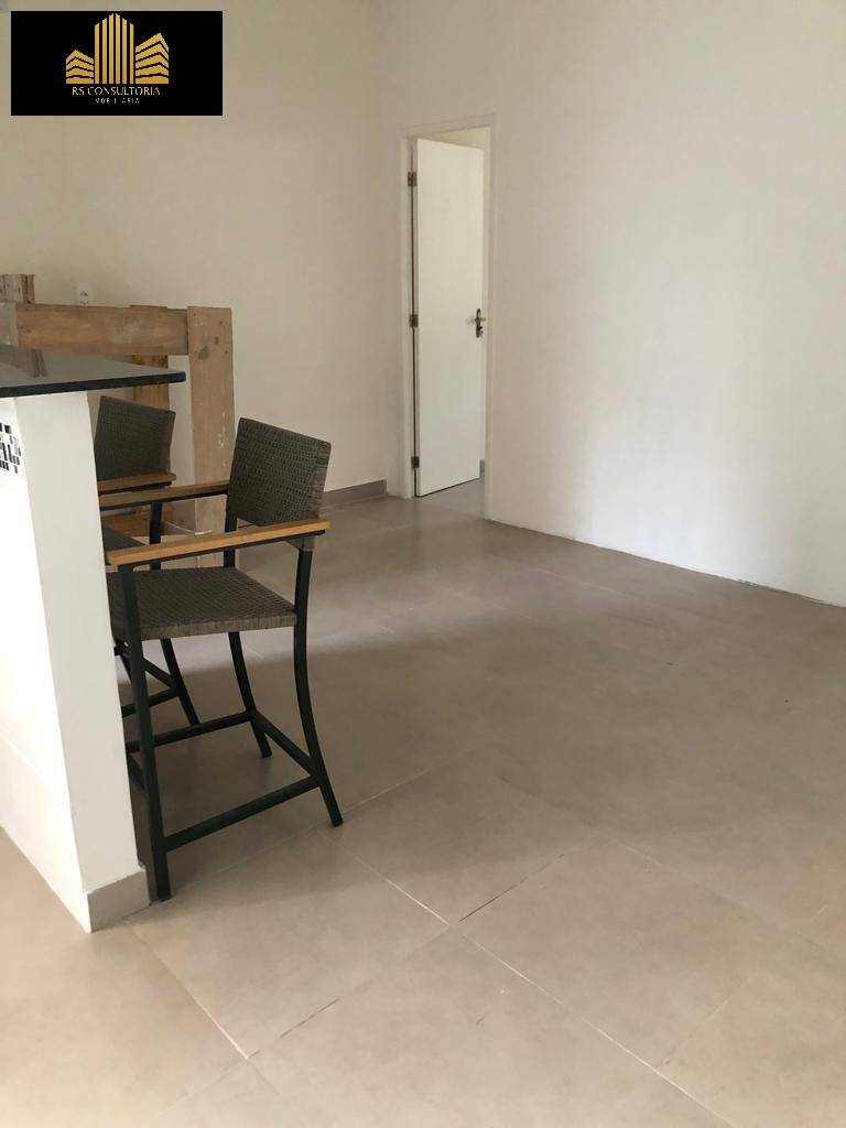 Apartamento à venda com 2 quartos, 70m² - Foto 2