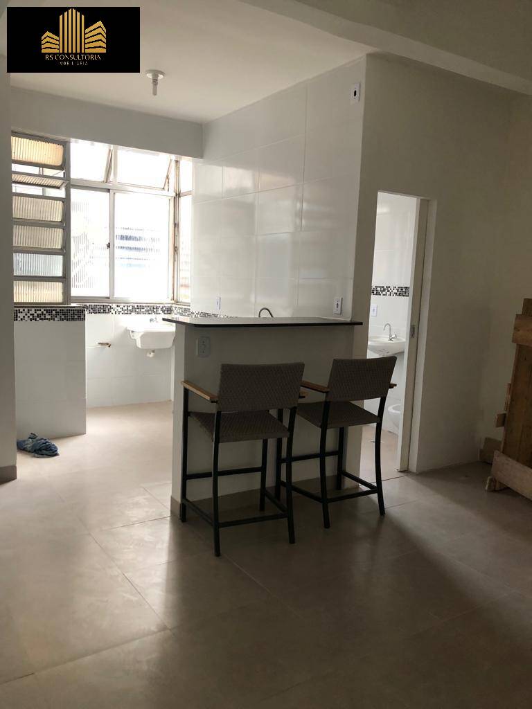 Apartamento à venda com 2 quartos, 70m² - Foto 1