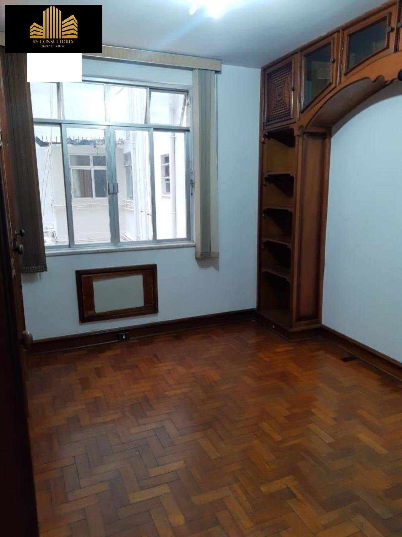 Apartamento à venda com 4 quartos, 230m² - Foto 1