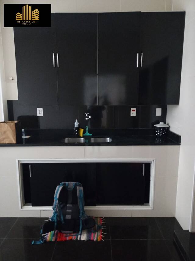 Apartamento para alugar com 4 quartos, 220m² - Foto 4