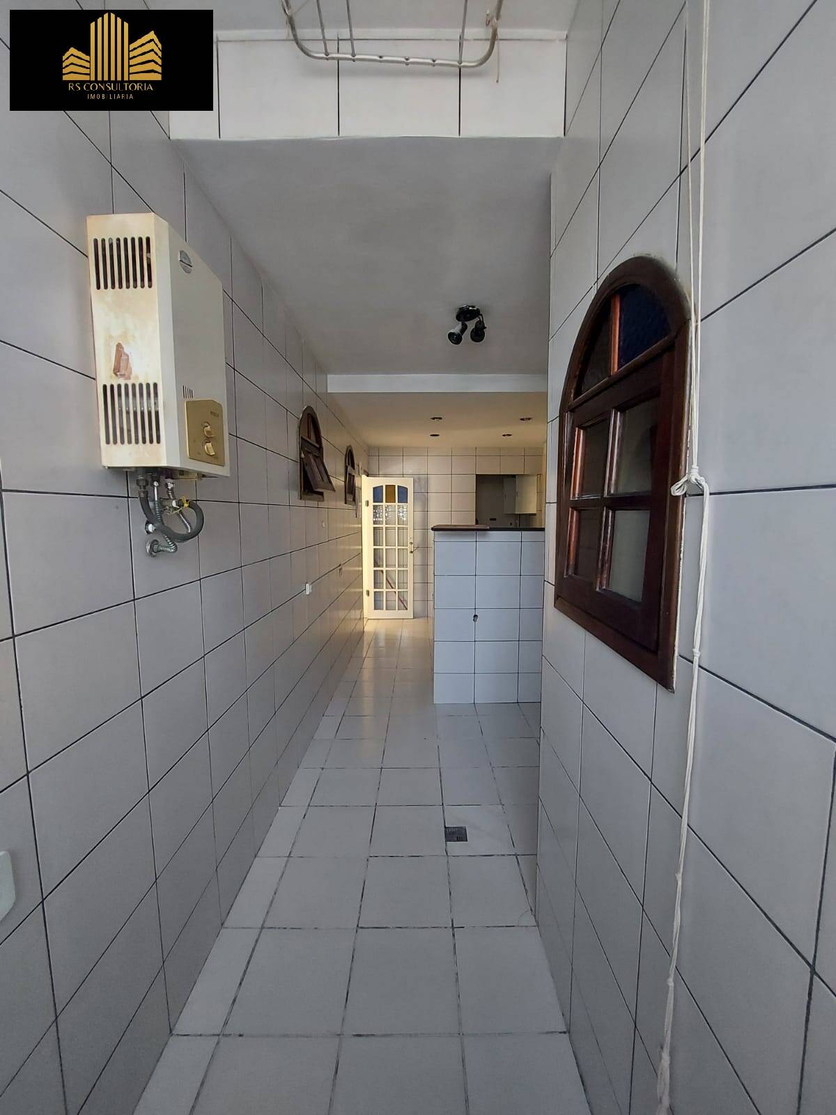 Apartamento para alugar com 3 quartos, 95m² - Foto 12